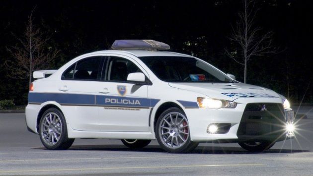policija