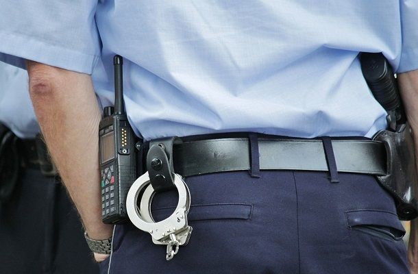 policija