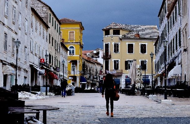 sinj_pijaca_bura