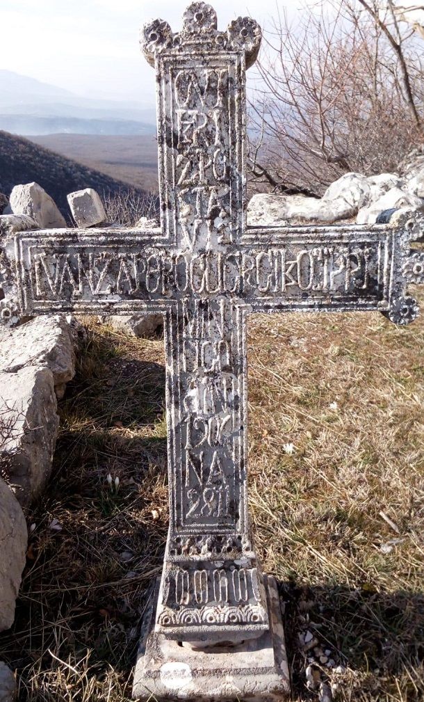 STARI KRIŽ NA ČAČVINI STARI KRIŽ NA ČAČVINI
