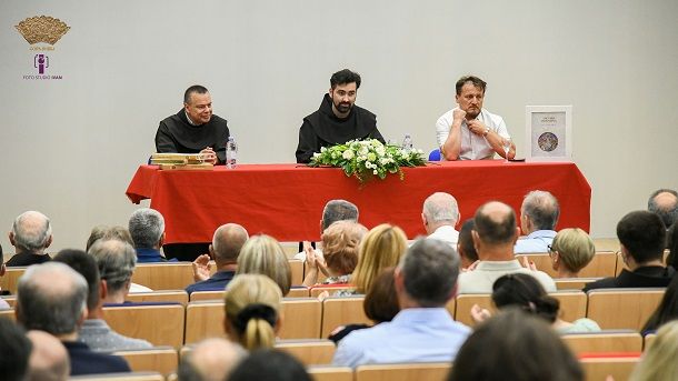 stol predstavljači stol predstavljači