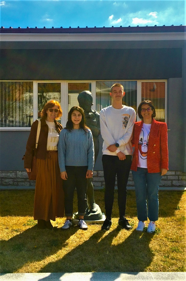 GIMNAZIJA DINKA ŠIMUNOVIĆA GIMNAZIJA DINKA ŠIMUNOVIĆA