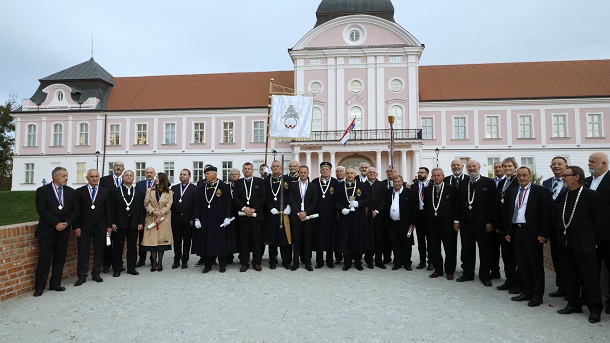 viteski pripravnik viteski pripravnik