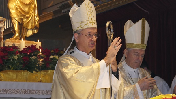 mons kutlesa mons kutlesa