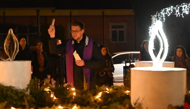 ADVENT TRILJ ADVENT TRILJ