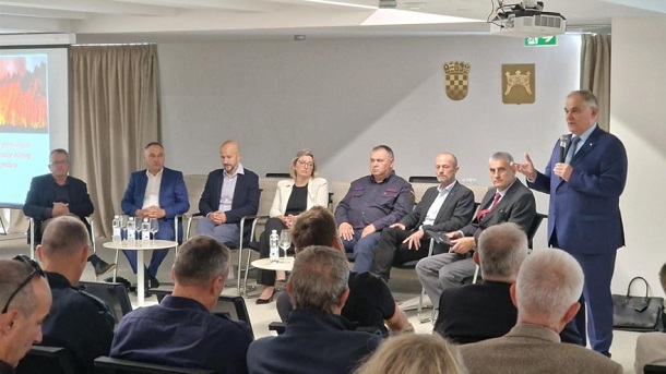 okrugli stol okrugli stol