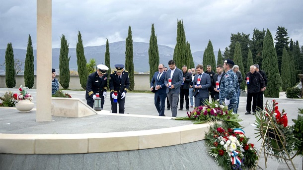 lovrinac groblje branitelja