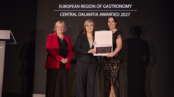 Diane Dodd Cristina Massot Ivana Vladovic, Copyright Gerard Franco Diane Dodd Cristina Massot Ivana Vladovic, Copyright Gerard Franco