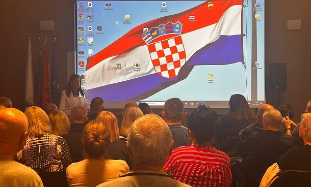 TRIBINA VETERANSKI CENTAR