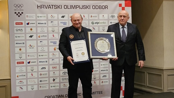 Foto HOO nagrada Aeroklubu Sinj Foto HOO nagrada Aeroklubu Sinj