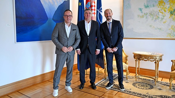 ANTE BREKO KOD PREDSJEDNIKA MILANOVIĆA () ANTE BREKO KOD PREDSJEDNIKA MILANOVIĆA ()