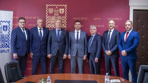 VAD U SPLITU VAD U SPLITU