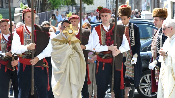 Tijelovo Tijelovo