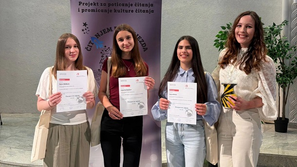 Učenice i mentorica OŠ fra Pavla Vučkovića Čitanjem do zvijezda Učenice i mentorica OŠ fra Pavla Vučkovića Čitanjem do zvijezda