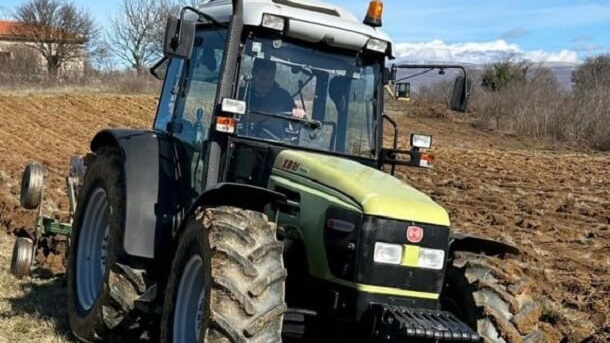 poljoprivreda traktor malbasa poljoprivreda traktor malbasa
